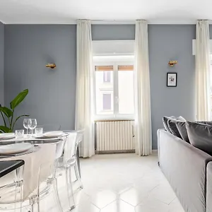 - Isola Apartment